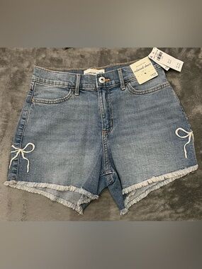 NWT abercrombie kids High Rise Relaxed Light Wash Denim Shorts with Side Bows